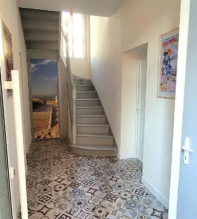 Grand Jaune Pour 4 Pers A Deux Pas De La De Apartment